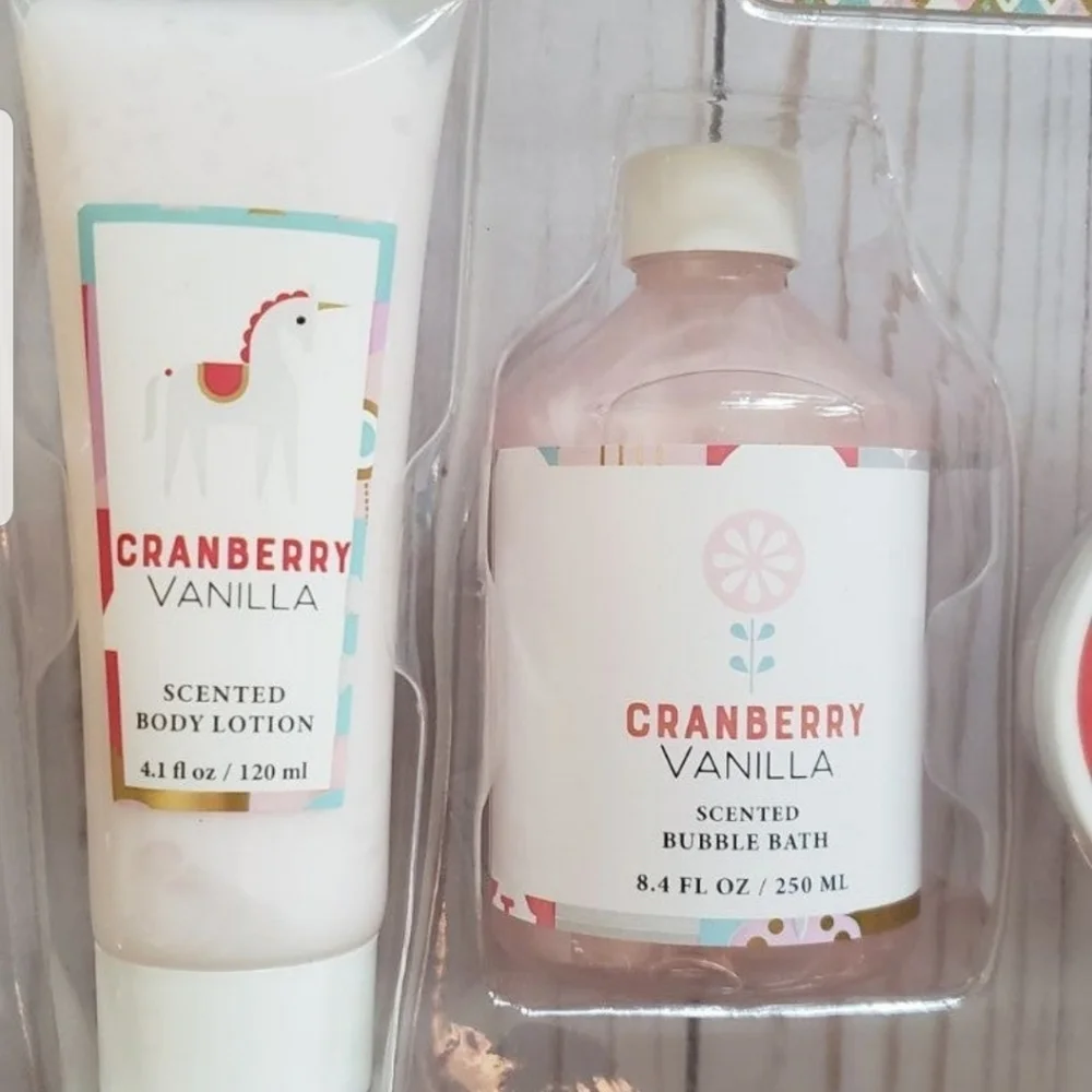 FAO Schwarz Girls Complete Bath Gift Set NWT in Gift Box